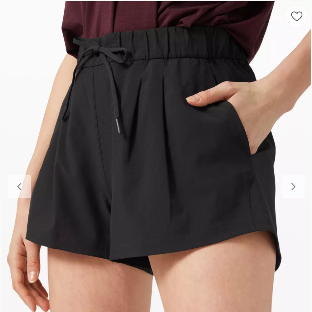 Lululemon Stroll at Sundown Mid-Rise Short 3 Inch